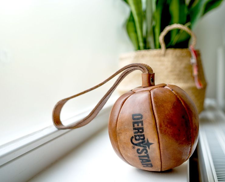 Medizinball in der Physiotherapiepraxis in Hamburg-Alsterdorf